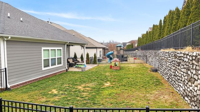 531 Lingering Way, Hendersonville, TN 37075