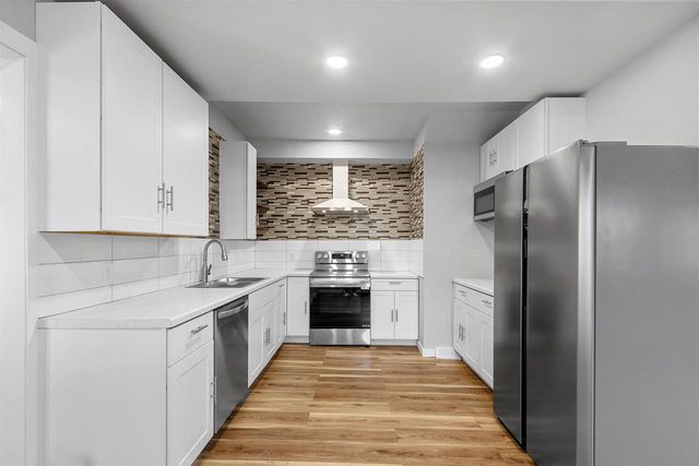 1315 W SUMMER STREET, Appleton, WI 54914