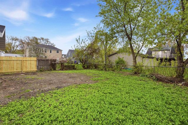 1315 W SUMMER STREET, Appleton, WI 54914