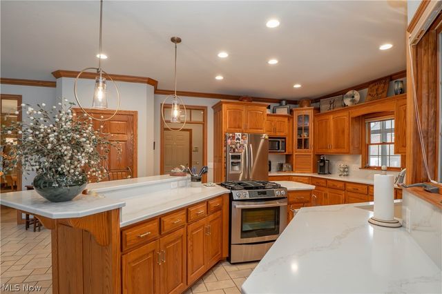 1535 Chadford Gate SE, Canton, OH 44709