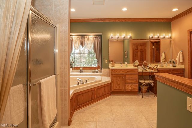 1535 Chadford Gate SE, Canton, OH 44709