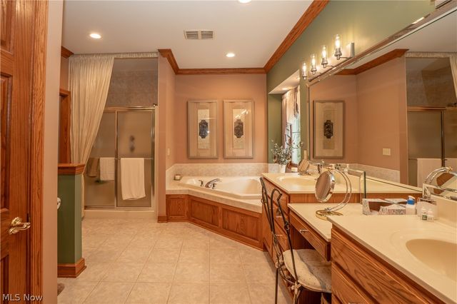 1535 Chadford Gate SE, Canton, OH 44709