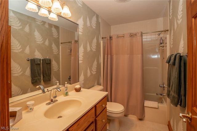1535 Chadford Gate SE, Canton, OH 44709