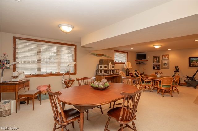 1535 Chadford Gate SE, Canton, OH 44709