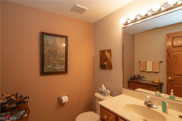 1535 Chadford Gate SE, Canton, OH 44709