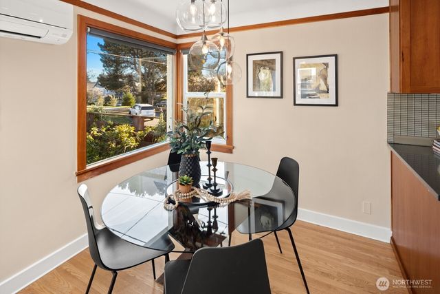 2106 NW 77th Street, Seattle, WA 98117