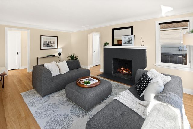 2106 NW 77th Street, Seattle, WA 98117