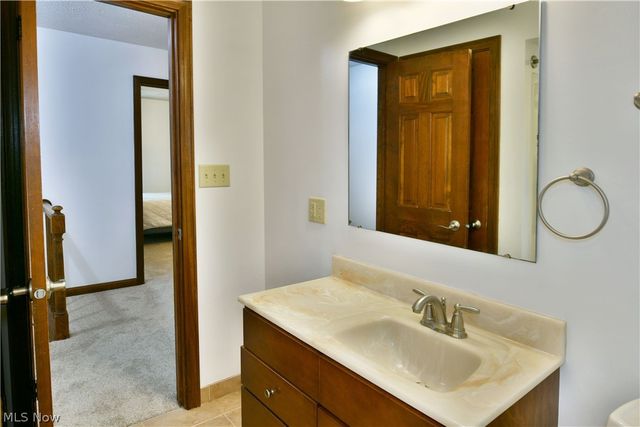 1097 Center Street E, Warren, OH 44481