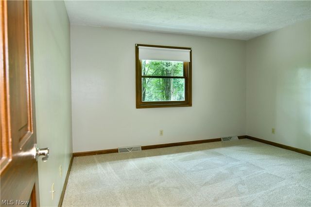 1097 Center Street E, Warren, OH 44481