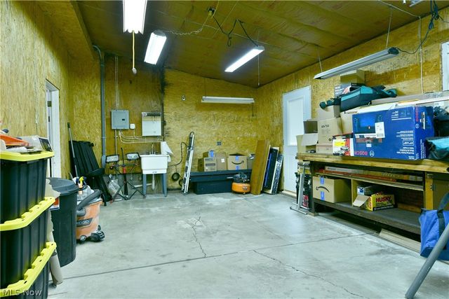 1097 Center Street E, Warren, OH 44481