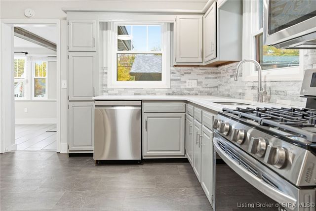 626 Maple Lane, New Albany, IN 47150