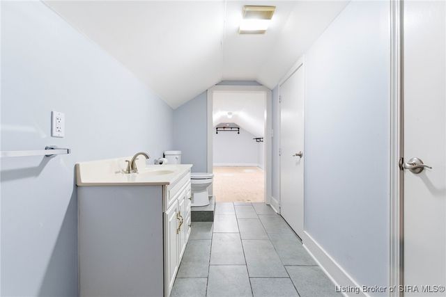 626 Maple Lane, New Albany, IN 47150