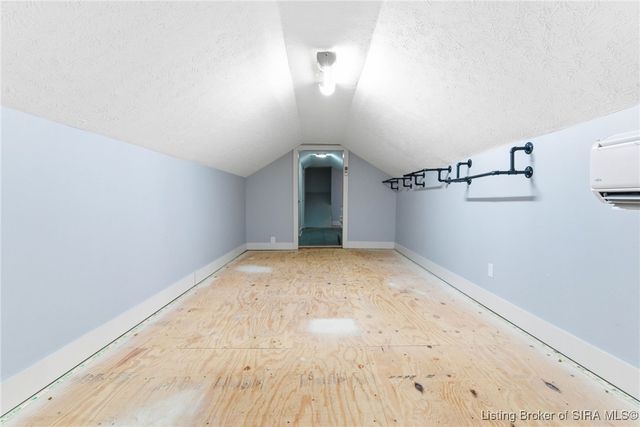 626 Maple Lane, New Albany, IN 47150