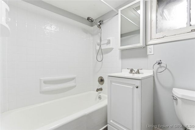 626 Maple Lane, New Albany, IN 47150