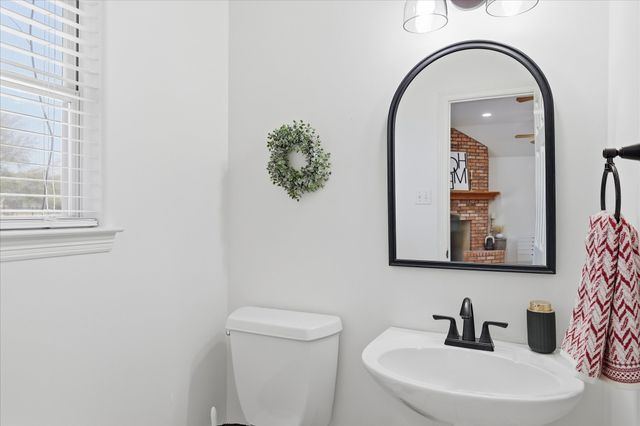 113 Green Oaks Court, Hudson Oaks, TX 76087