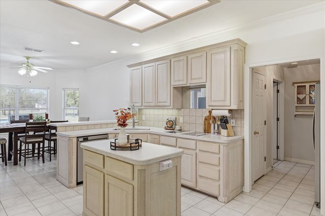 113 Green Oaks Court, Hudson Oaks, TX 76087