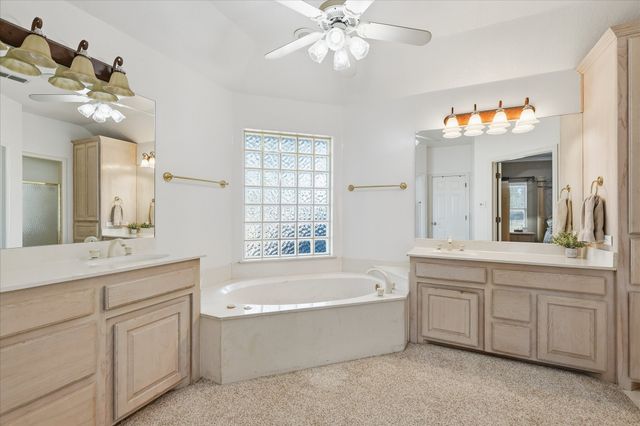 113 Green Oaks Court, Hudson Oaks, TX 76087