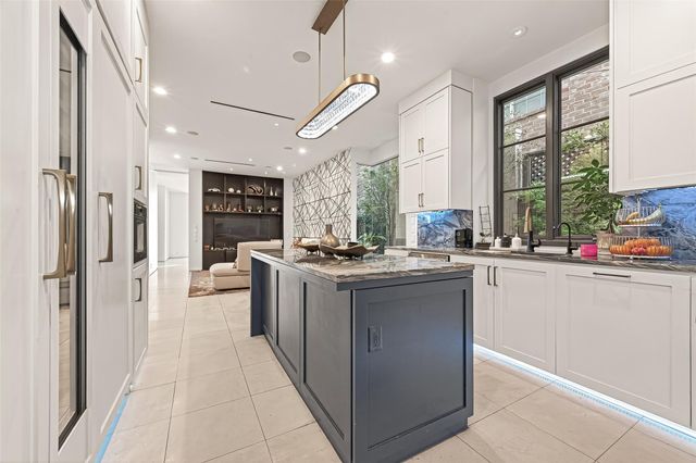 6005 Inwood Drive A, Houston, TX 77057