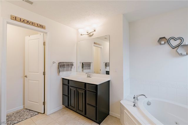 7944 Megan Meadow Drive, Hudson, OH 44236