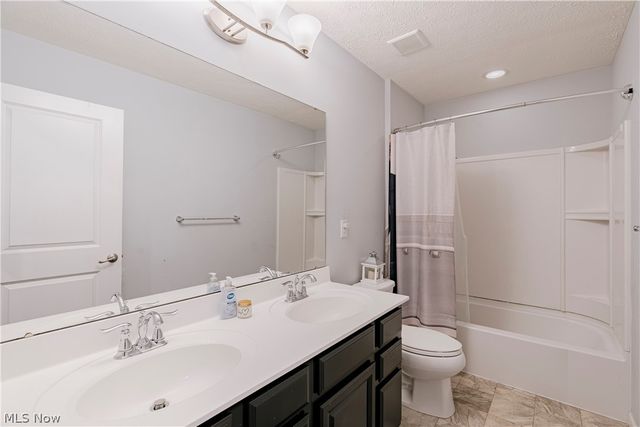 7944 Megan Meadow Drive, Hudson, OH 44236