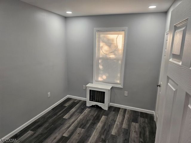 65 Hale St, New Brunswick City, NJ 08901