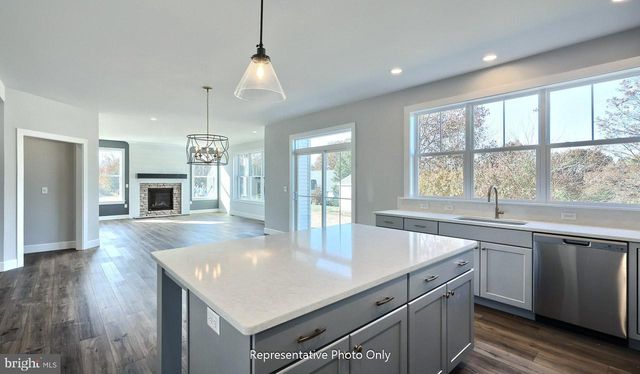 81 TUPELO ST, Lititz, PA 17543