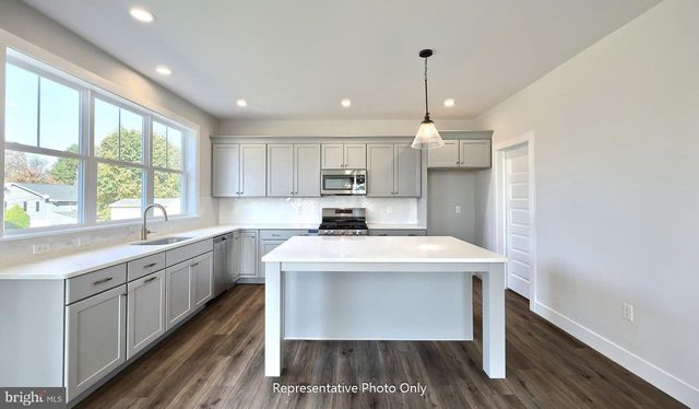 81 TUPELO ST, Lititz, PA 17543