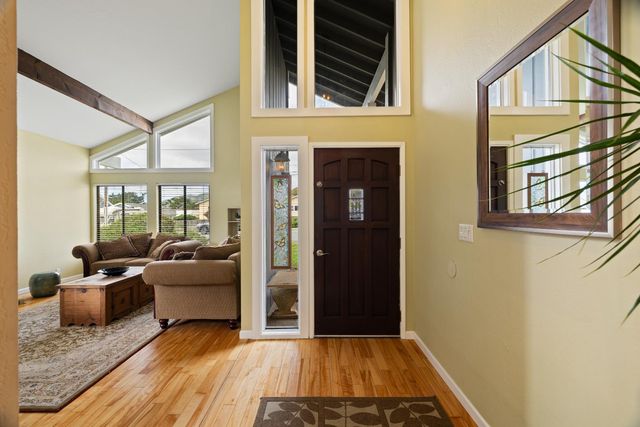 256 6th Street, Half Moon Bay, CA 94037