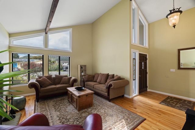 256 6th Street, Half Moon Bay, CA 94037