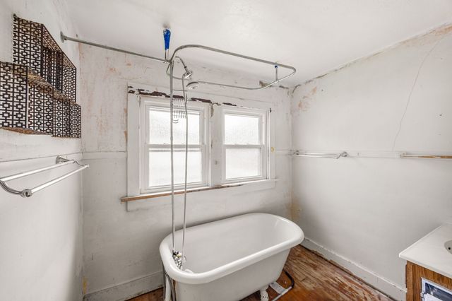 1422 Idaho Street, Des Moines, IA 50316