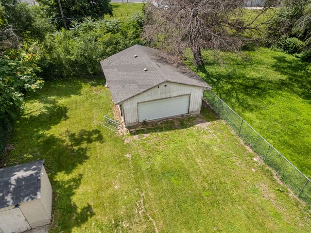 1422 Idaho Street, Des Moines, IA 50316