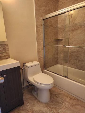736 NW 47th Street 736, Deerfield Beach, FL 33064