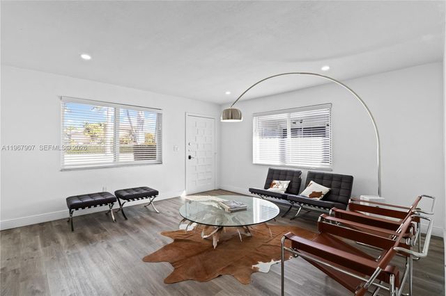 10360 SW 24th Street, Miami, FL 33165