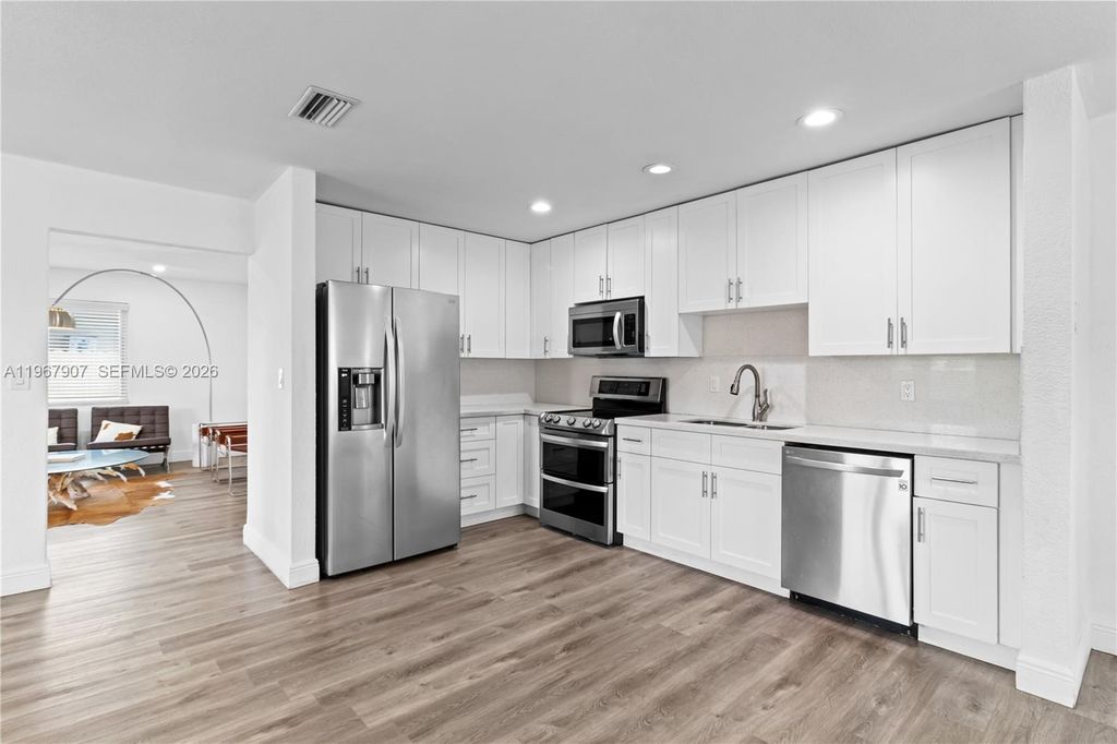 10360 SW 24th Street, Miami, FL 33165