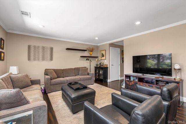100-70 Baker Court 70, Island Park, NY 11558