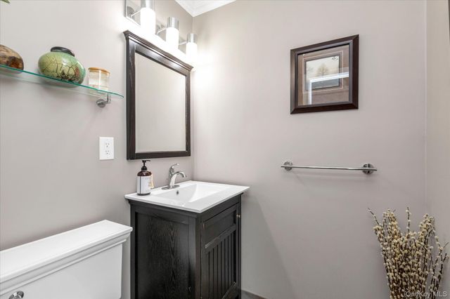 100-70 Baker Court 70, Island Park, NY 11558