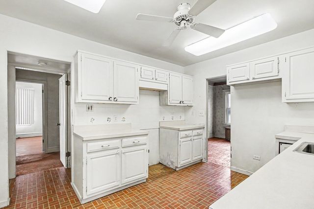 289 S Pick Avenue, Elmhurst, IL 60126