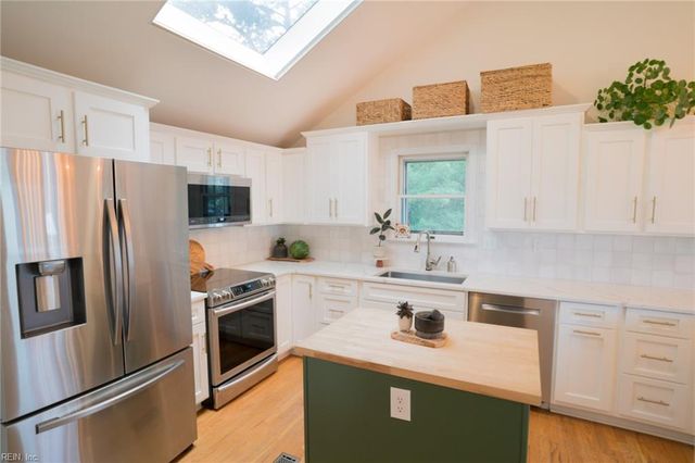 2709 Poinciana DR, Virginia Beach, VA 23451