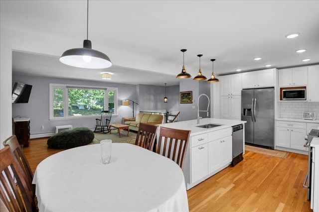8 Deborah Drive, South Burlington, VT 05403