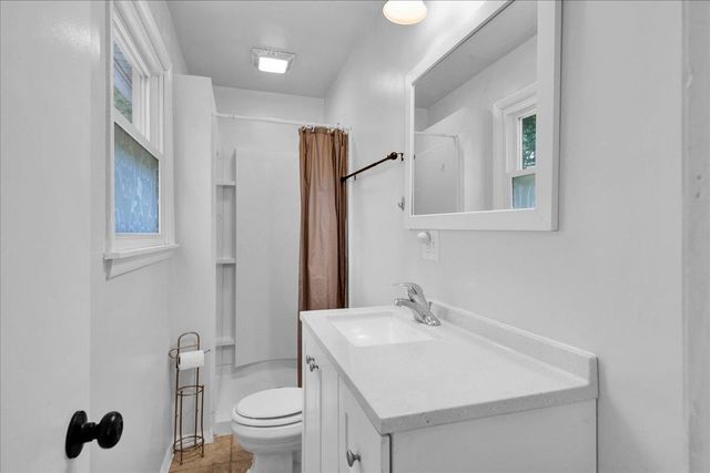 8 Deborah Drive, South Burlington, VT 05403