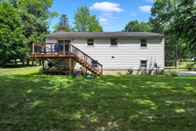 8 Deborah Drive, South Burlington, VT 05403