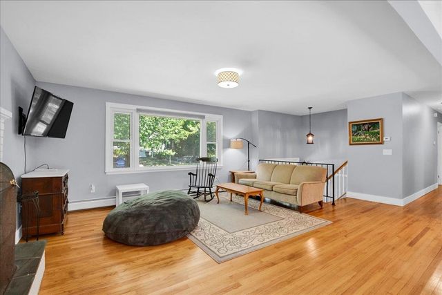 8 Deborah Drive, South Burlington, VT 05403