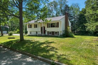 8 Deborah Drive, South Burlington, VT 05403