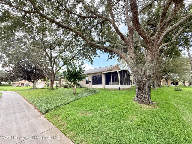 265 Center Oak Circle, Spring Hill, FL 34609