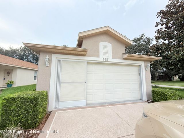265 Center Oak Circle, Spring Hill, FL 34609