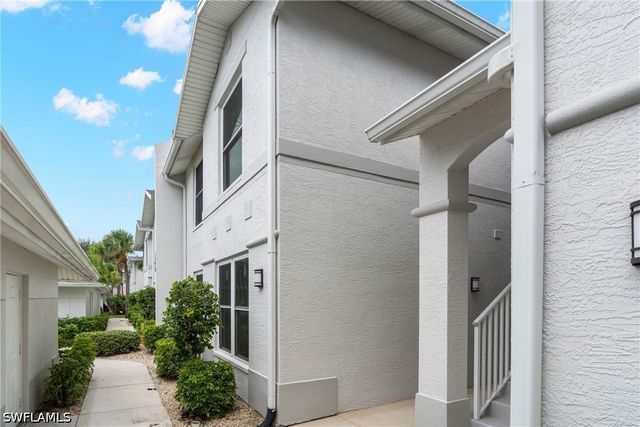 1320 Charleston Square DR 103, Naples, FL 34110