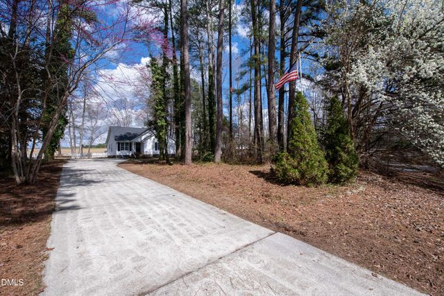 91 Violet Lane, Coats, NC 27521