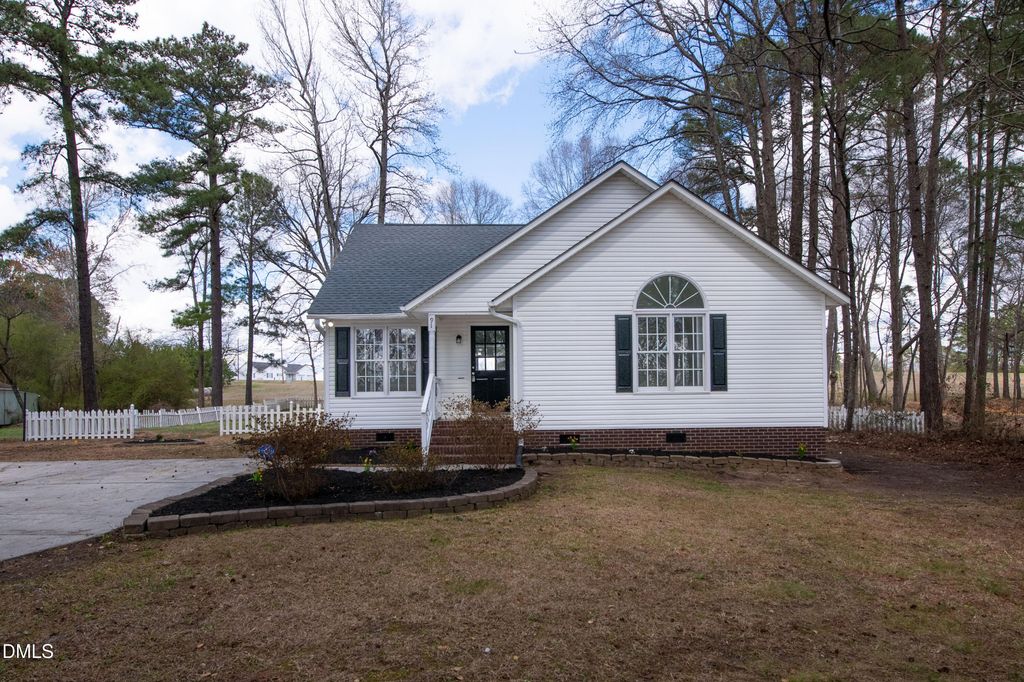 91 Violet Lane, Coats, NC 27521