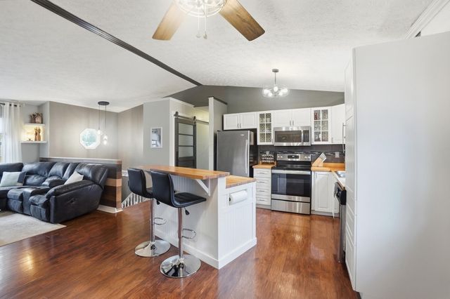 2425 Sanford Drive, Columbus, OH 43235