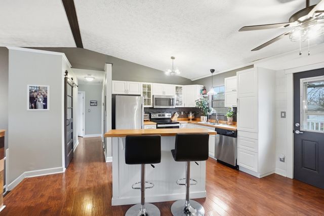 2425 Sanford Drive, Columbus, OH 43235